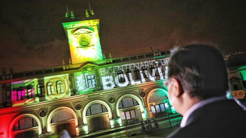 Gobierno defiende monto destinado al Bicentenario