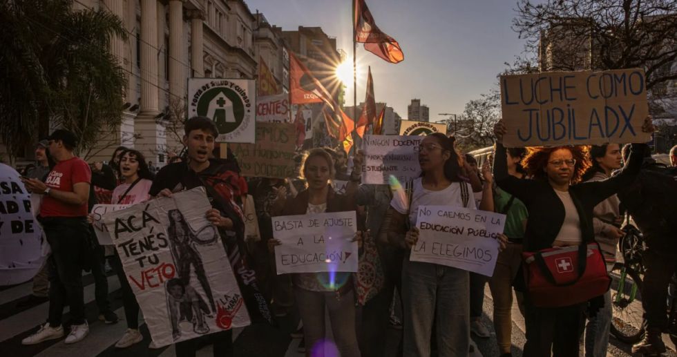 La Argentina de Milei, un año después: menor inflación pero mayor pobreza