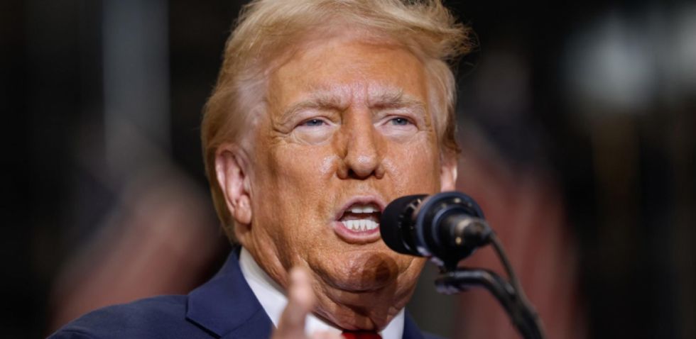 Trump amenaza a la Unión Europea con aranceles si no le compra más petróleo y gas