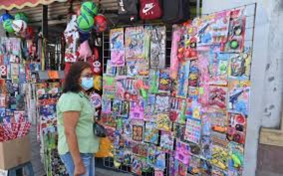 Niños hiperregalados en Navidad: tres claves para que no sea una pelea