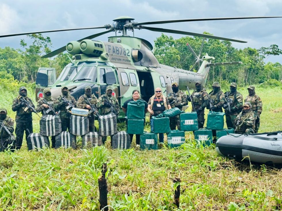 Incautan 659.550 kilos de cocaína cerca de frontera con Brasil 