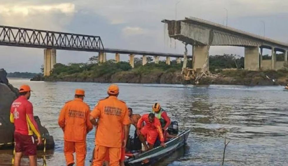 Brasil: Reportan 6 muertos por derrumbe de puente