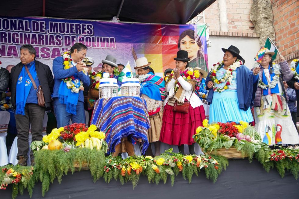 Arce se quedó en Bolivia para festejar a las Bartolinas
