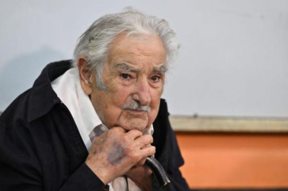 Mujica anuncia que su cáncer ha hecho metástasis