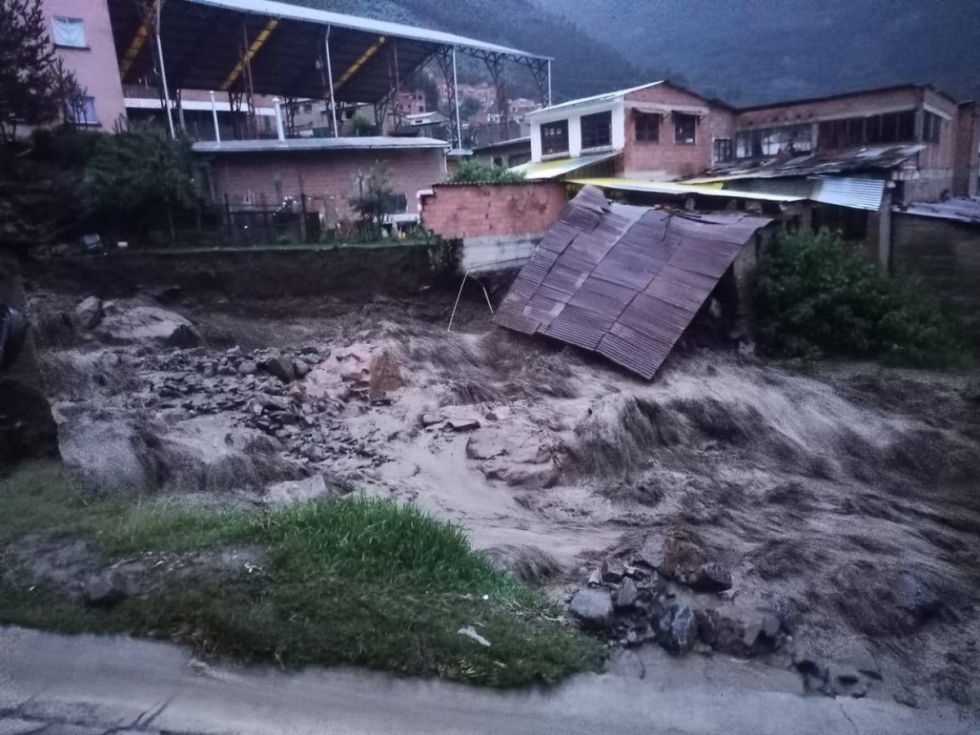 Desbordes dejan 60 familias damnificadas en Quime