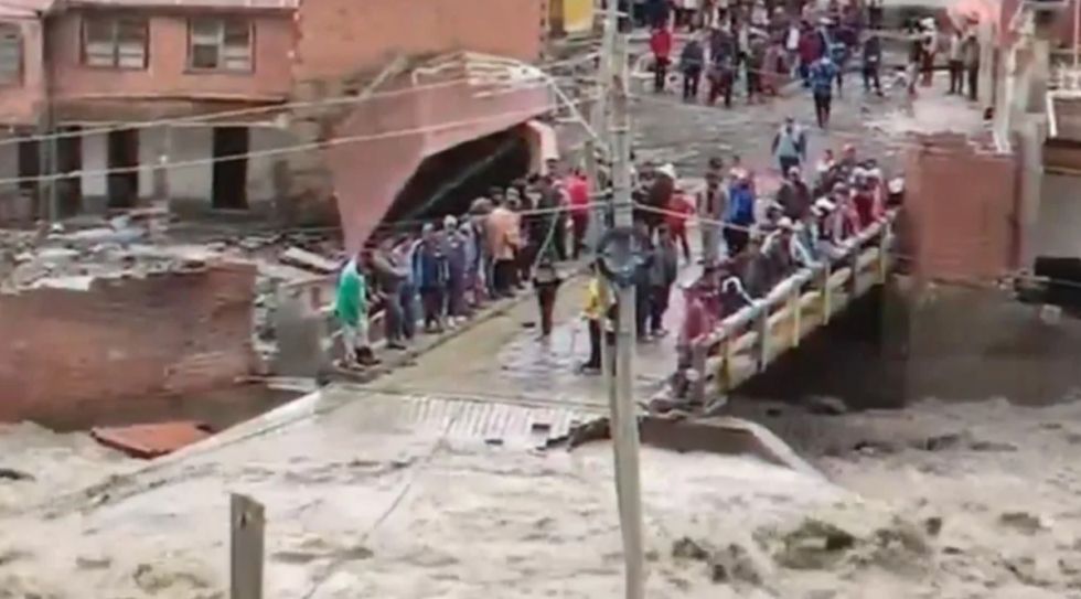 Desastre en Quime: Observan construcción de viviendas sobre el río