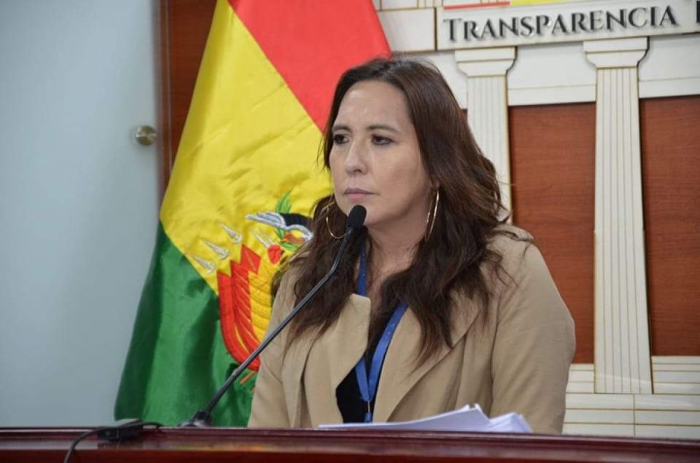 Develan movimientos millonarios en las cuentas del exministro de Medio Ambiente