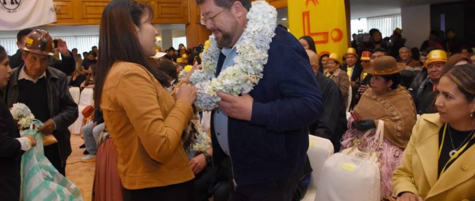 Sol.bo se une al bloque opositor y proclama a Doria Medina como candidato