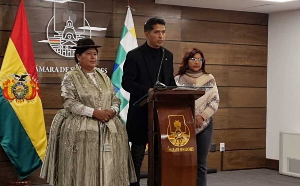 Andrónico dice al Gobierno que si quiere más recursos de créditos, primero ejecute los proyectos que ya tiene