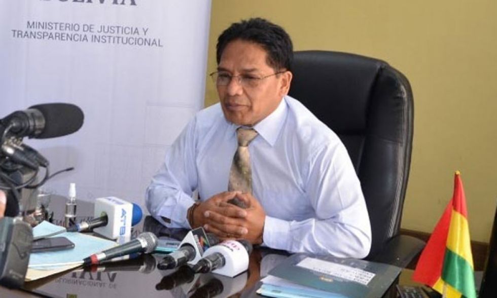 Silva acusa a ‘empresarios políticos’ de subir los precios para generar molestia