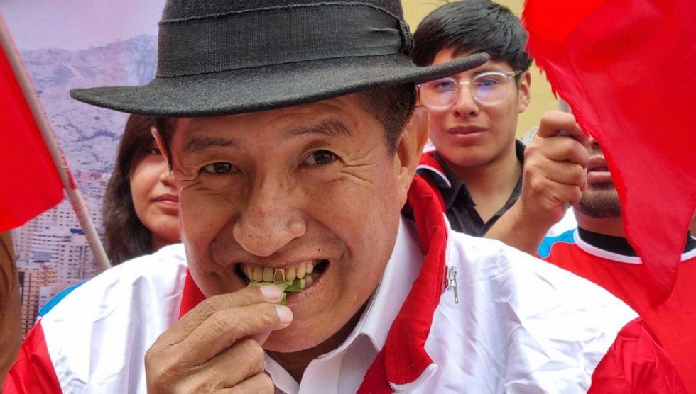 El ‘Tata’ Quispe se inclina por el apoyo a Manfred Reyes Villa