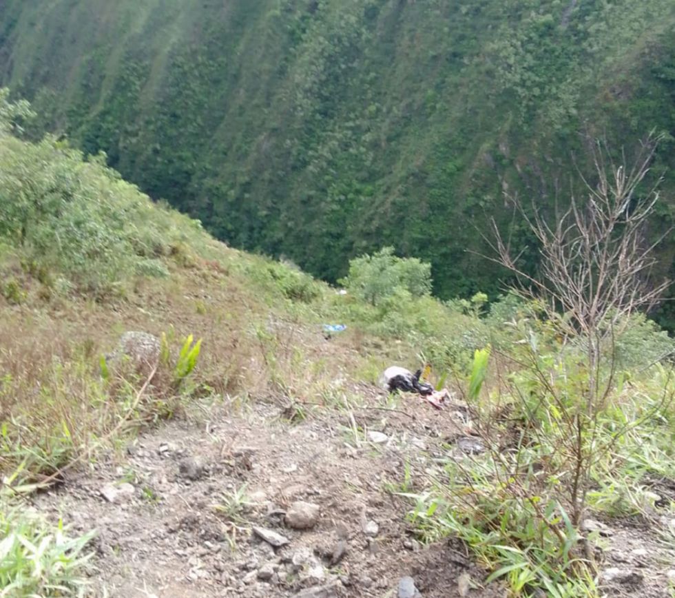 Recuperan los cuatro cuerpos tras embarrancarse un minibús por 500 metros en Irupana