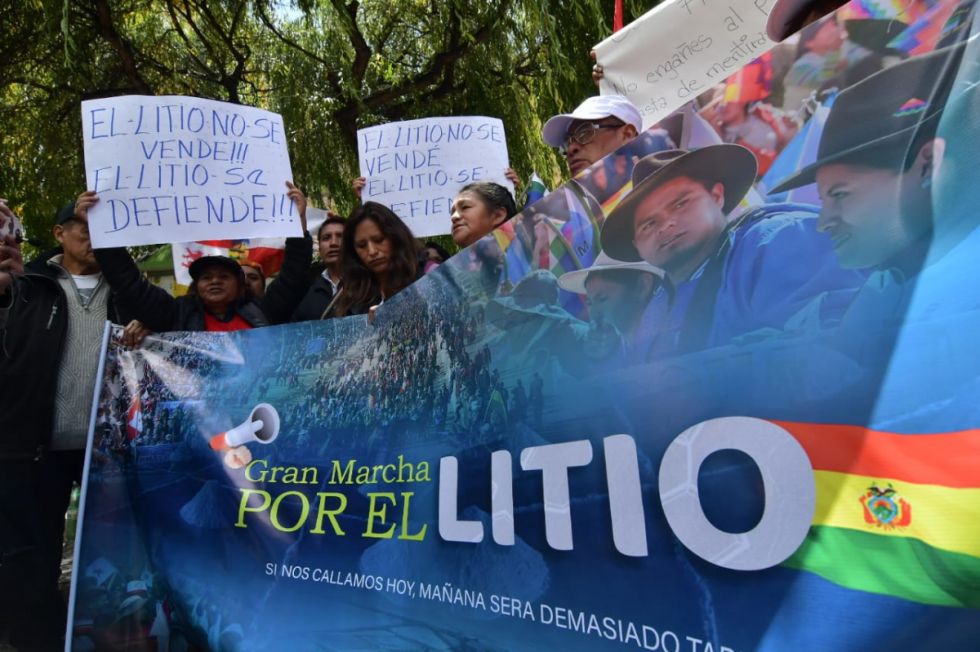 Litio: Socialización del contrato en Potosí deriva en protestas, gritos y forcejeos