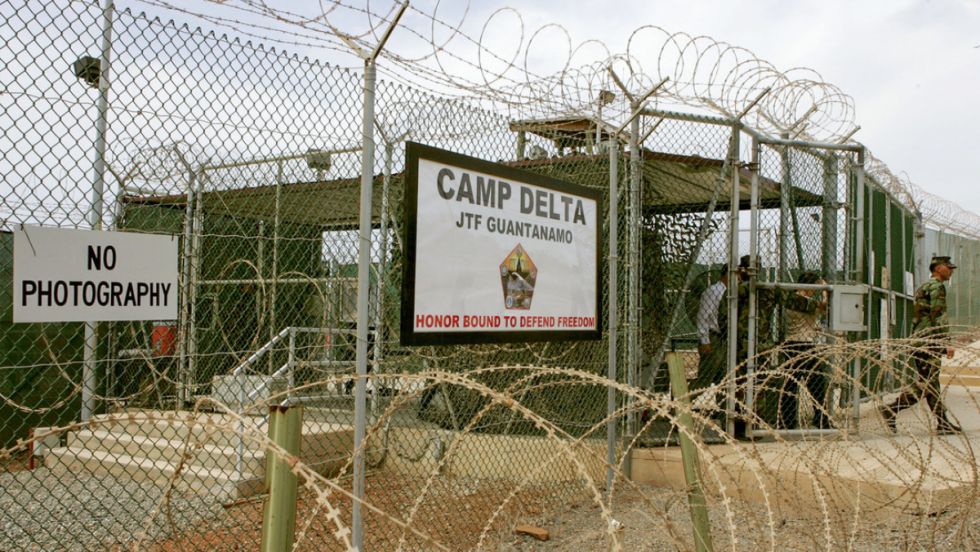 Caos en Guantánamo en pleno traslado de migrantes