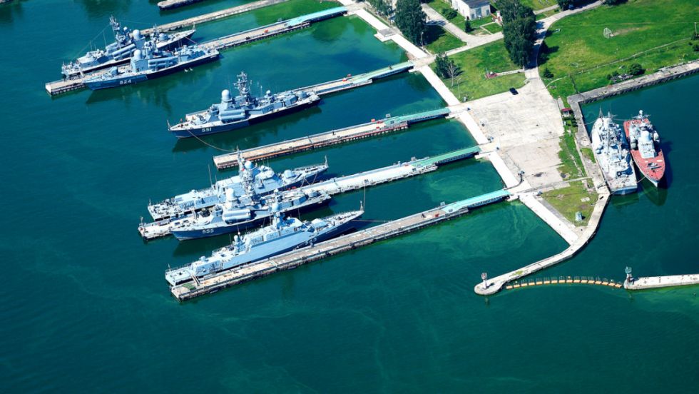 Molchánov: La OTAN planea atacar puertos de Rusia