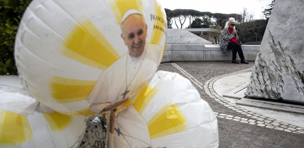 El estado de salud del papa Francisco empeora tras una crisis respiratoria