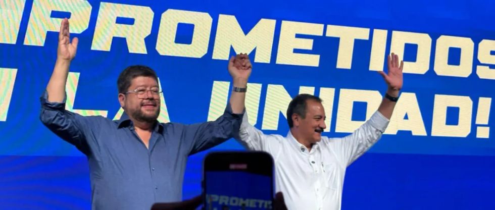 Elecciones 2025: Cuéllar se baja como precandidato y firma respaldo a Doria Medina para que sea el candidato del bloque de unidad