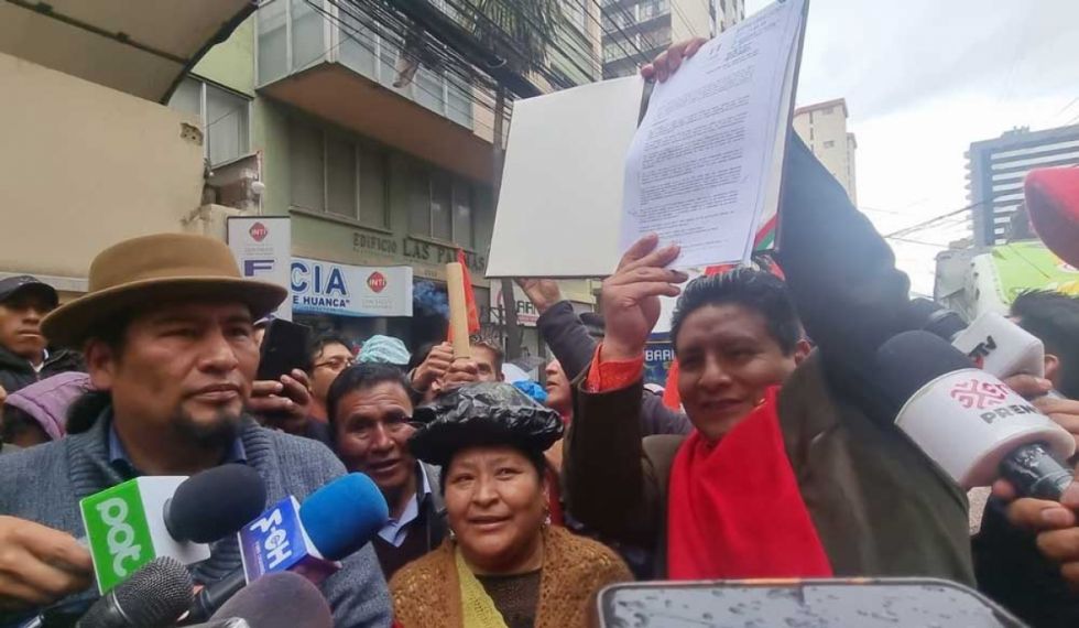Gobernador de La Paz logra personería para UPC