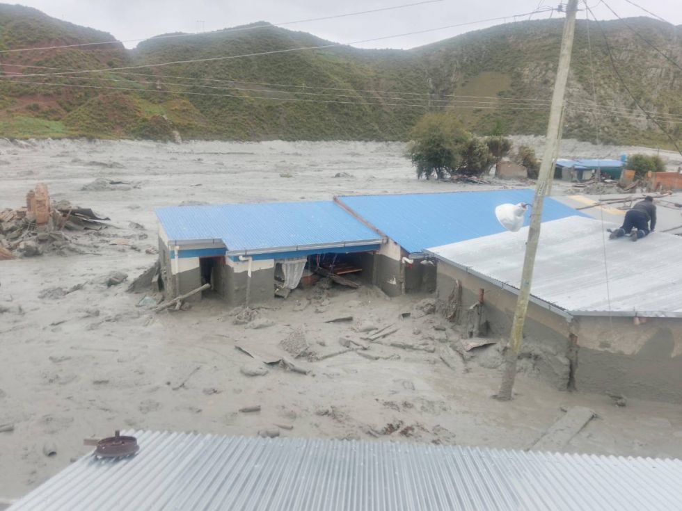 Llallagua: La mazamorra de lama sepultó unas 30 viviendas y cientos de animales 