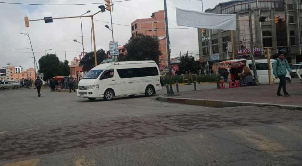 Paro indefinido: Choferes dan un cuarto intermedio