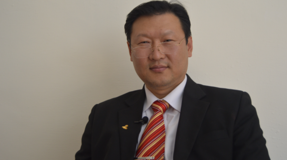 Chi Hyun Chung: "Puedo aliarme con dinosaurios o con masistas con tal que me den el voto" (Video)