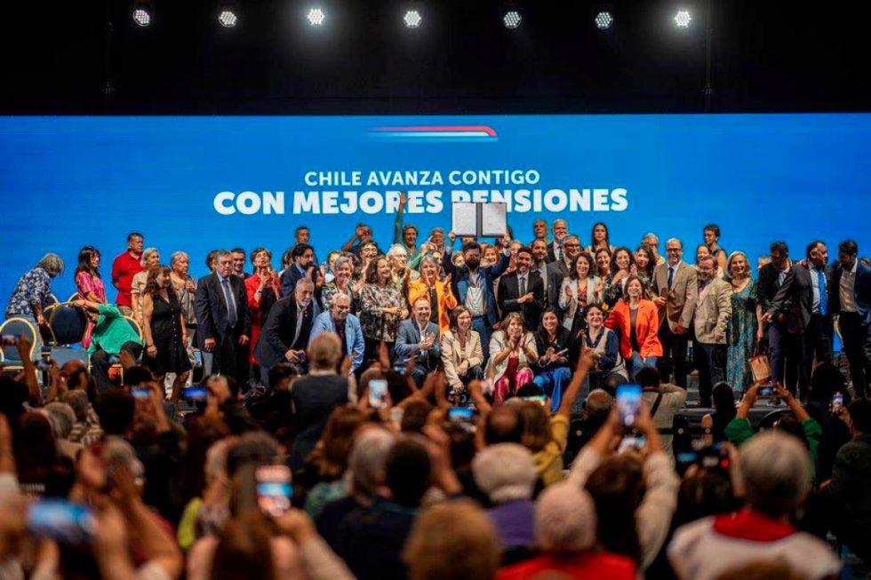 Boric promulga la reforma de pensiones