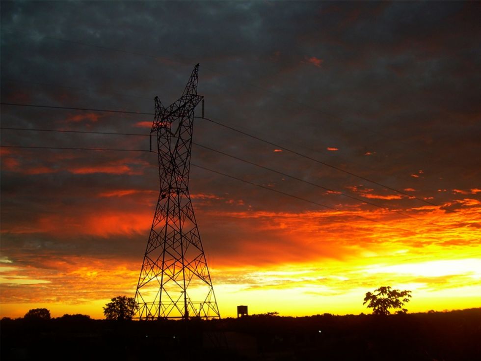 Bolivia ultima la interconexión eléctrica con Brasil