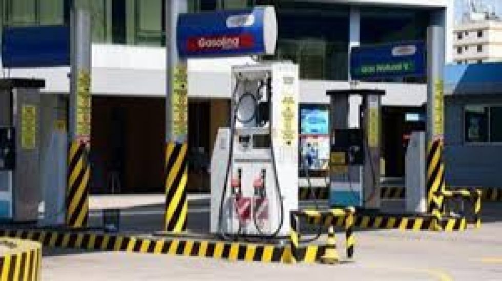 YPFB pide tranquilidad y asegura reducción de filas por combustible
