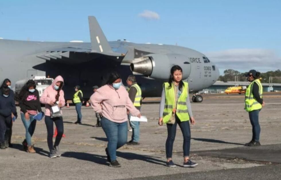 Cancillería repatriará a 50 bolivianos desde Estados Unidos
