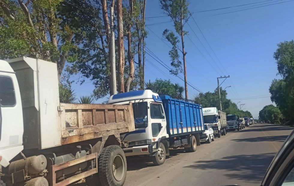 Las deudas acorralan al transporte pesado del país