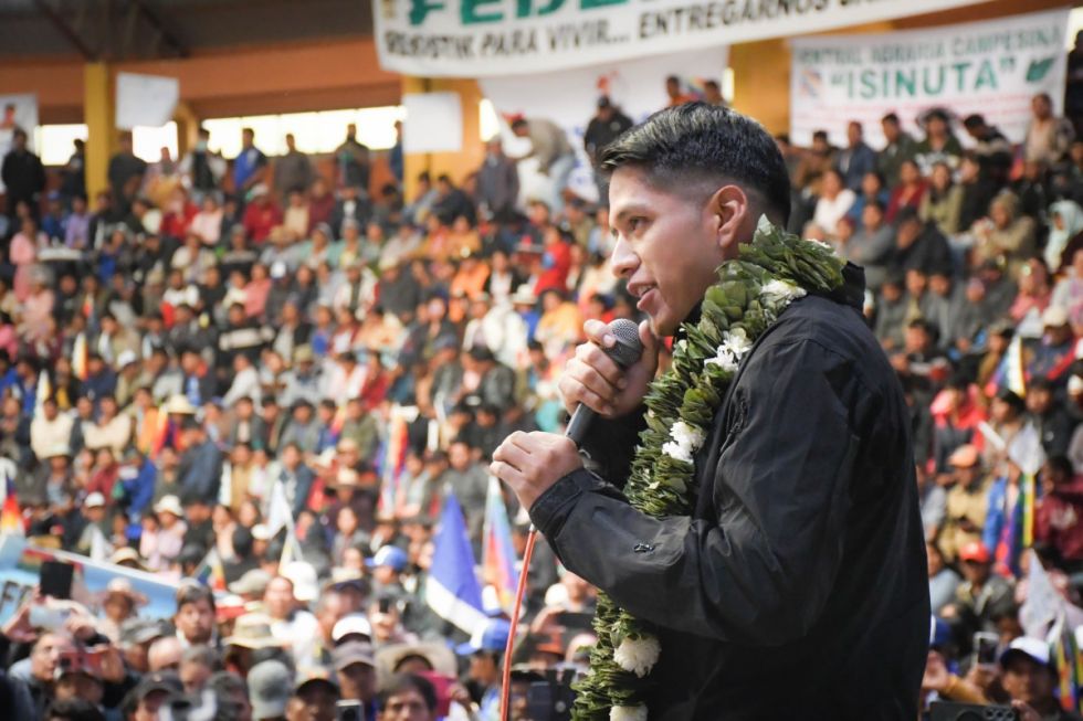 Andrónico denuncia campaña de desprestigio y rechaza acusaciones de traición