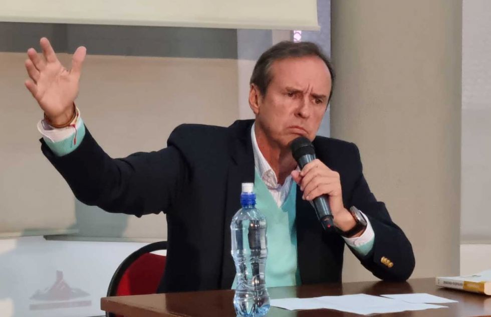 Tuto desestima las encuestas para elegir candidato de unidad