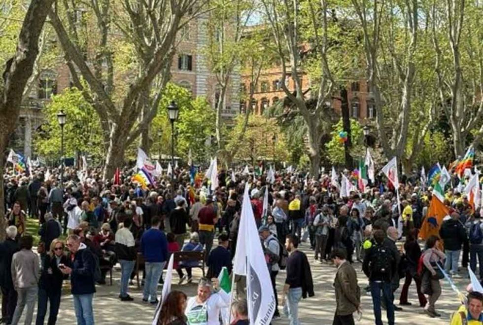 En Italia marchan contra el rearme de Europa