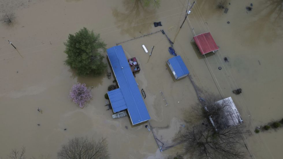 Múltiples muertos por las tormentas y tornados en EEUU
