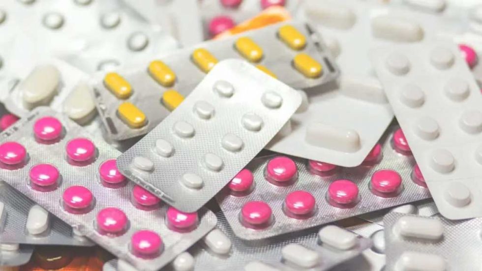 Industria farmacéutica dice que el Gobierno incumplió compromiso de dotar dólares