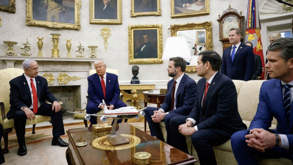 Trump: "Tenemos conversaciones directas con Irán"