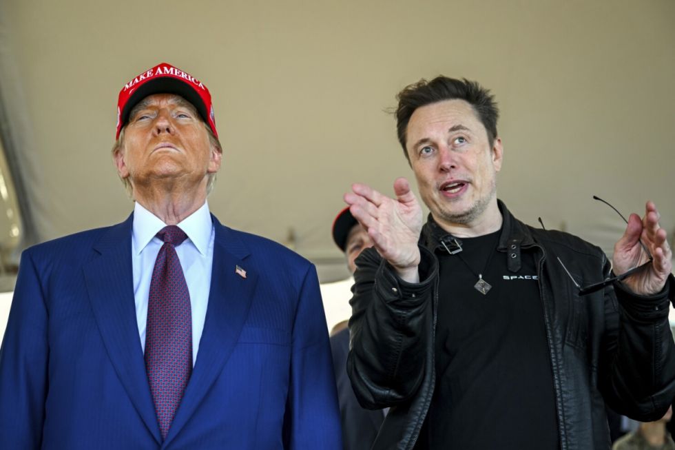 Trump exime a 'smartphones' y ‘compus’ de sus aranceles