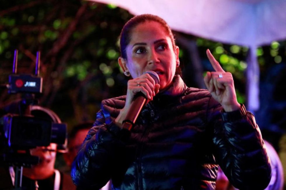 González denuncia "fraude" en Ecuador
