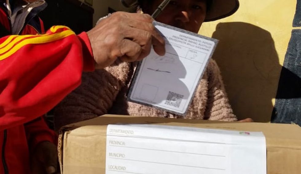 Oposición y ‘evismo’ alertan de un presunto plan de postergar elecciones y aseguran que no lo permitirán