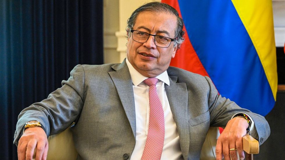 Petro se defiende de acusaciones de excanciller