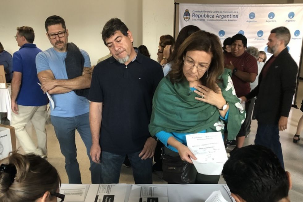 Argentinos podrán votar por correo electrónico en elecciones de 2025