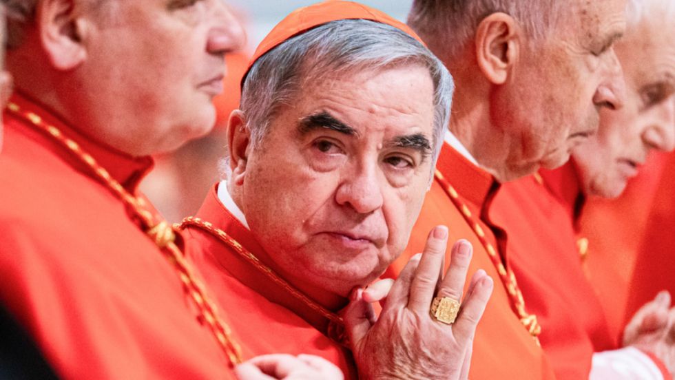 Cardenal corrupto renuncia a ser parte del cónclave