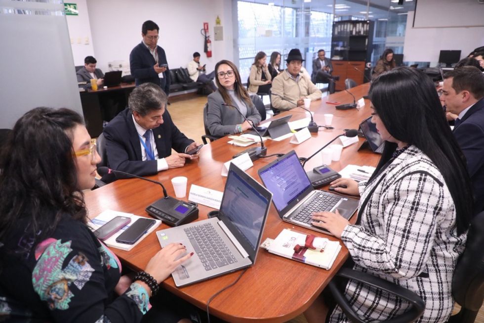 Avanza reforma sobre bases extranjeras en Ecuador