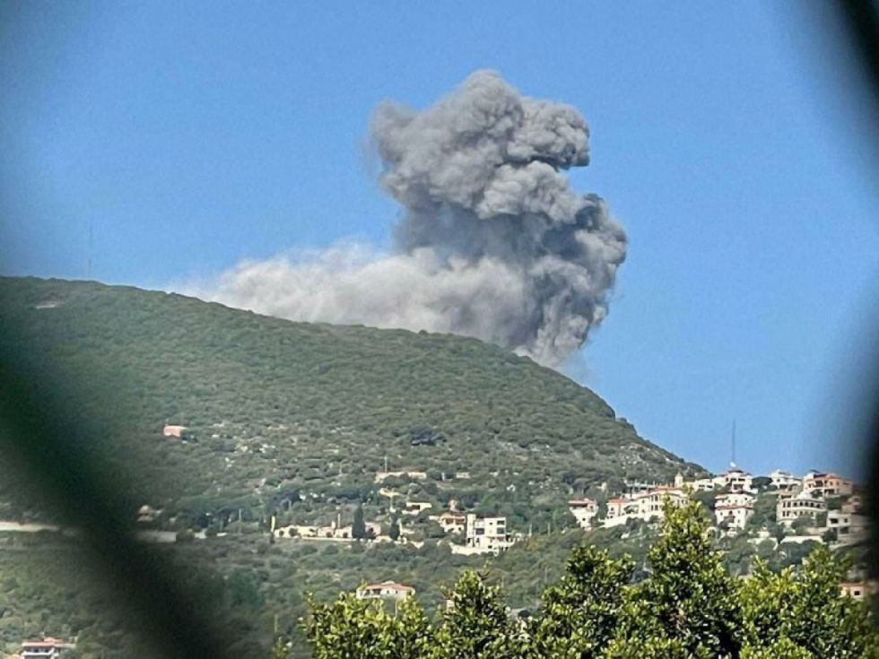 Francia condena ataque israelí a Beirut