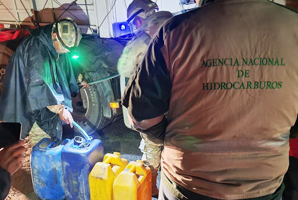 Más de 30 operativos recuperaron 30.000 litros de combustibles y garrafas de GLP en abril