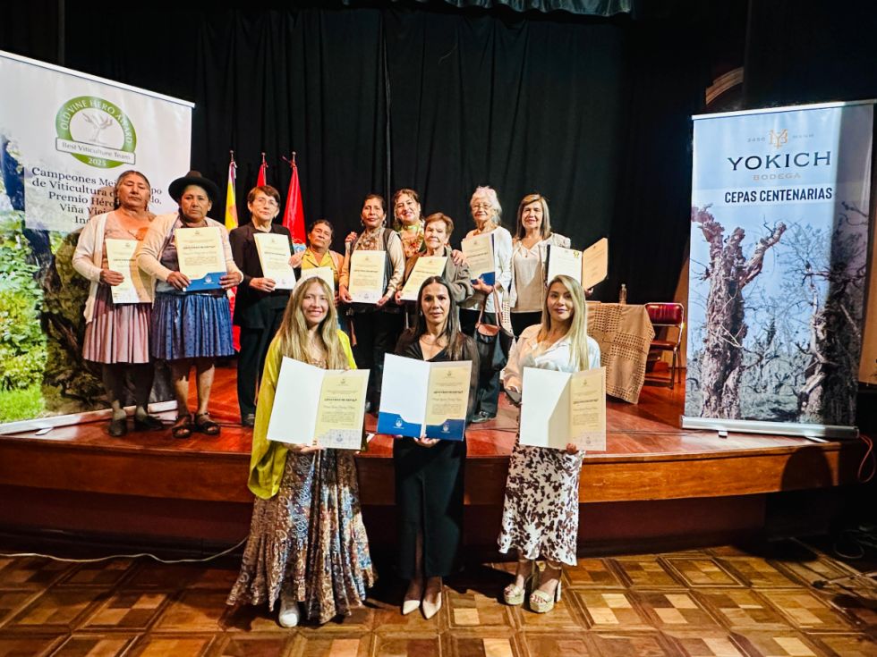 Cinteñas de Yokich reciben Reconocimiento Camaral por su reciente premio internacional