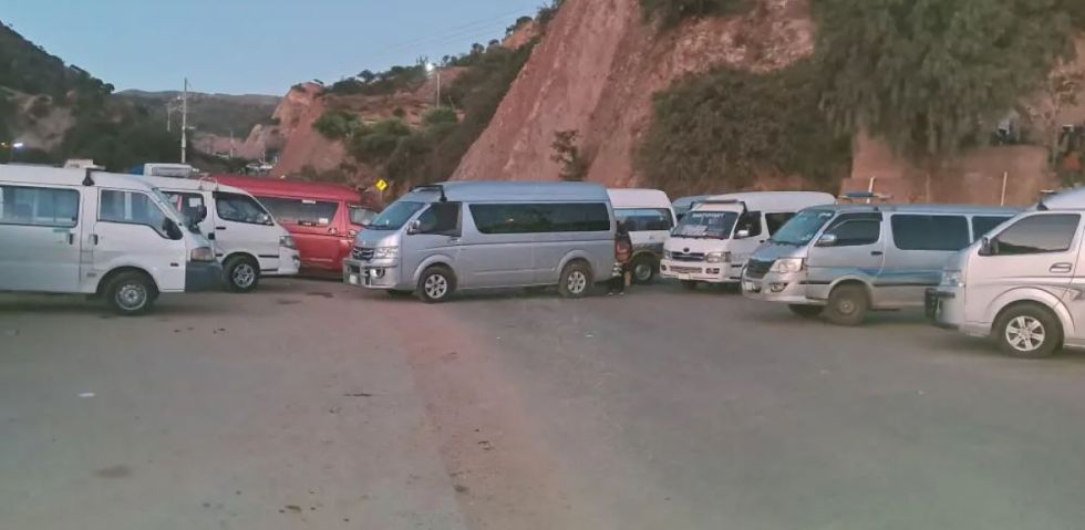 Al menos cuatro bloqueos cortan el paso en las rutas que unen a Cochabamba con el oriente y el occidente del país