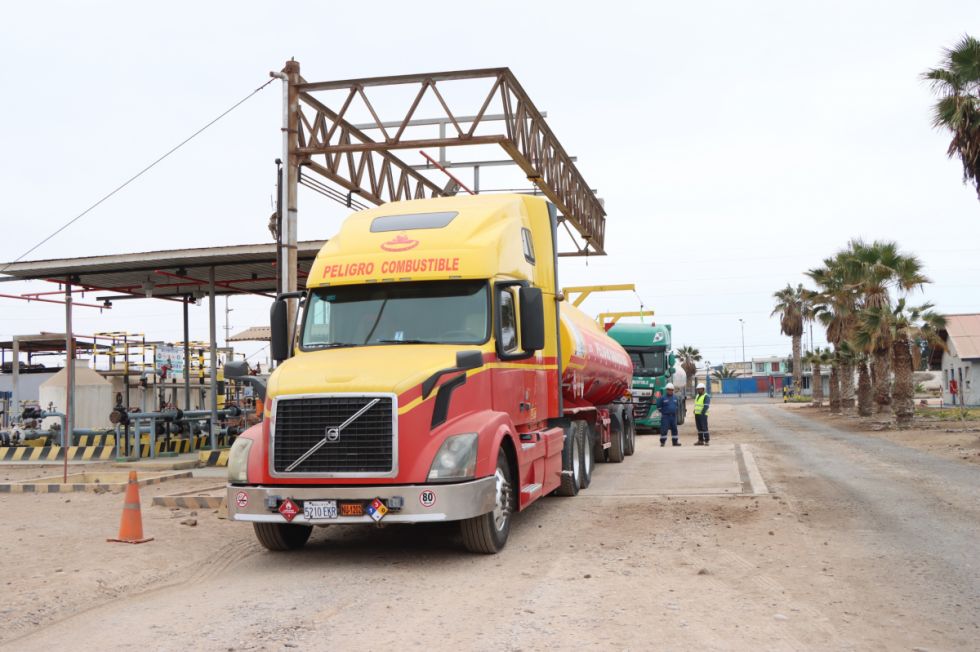 YPFB tiene 6 buques con 175.200 m3 de combustible en Arica