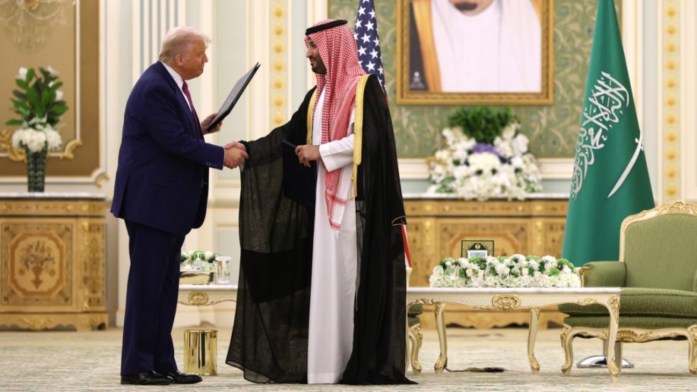 EEUU y Arabia Saudita firman multimillonarios acuerdos