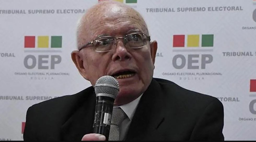Evo puede inscribirse siempre que tenga partido político y es el TSE el que definirá si está habilitado, dice Hassenteufel